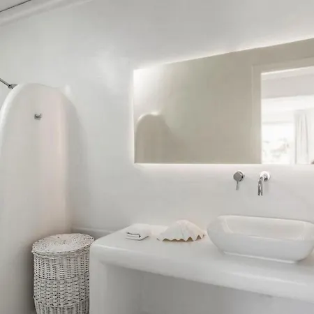 5 Bedrooms Near Elia Villa *